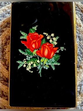 Classic Vintage Floral Cigarette Case with Red Rose Motif